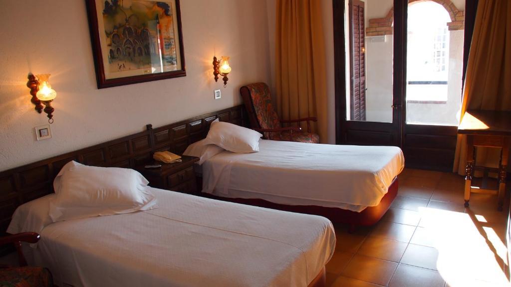 Hostal Miryam L' Escala Δωμάτιο φωτογραφία