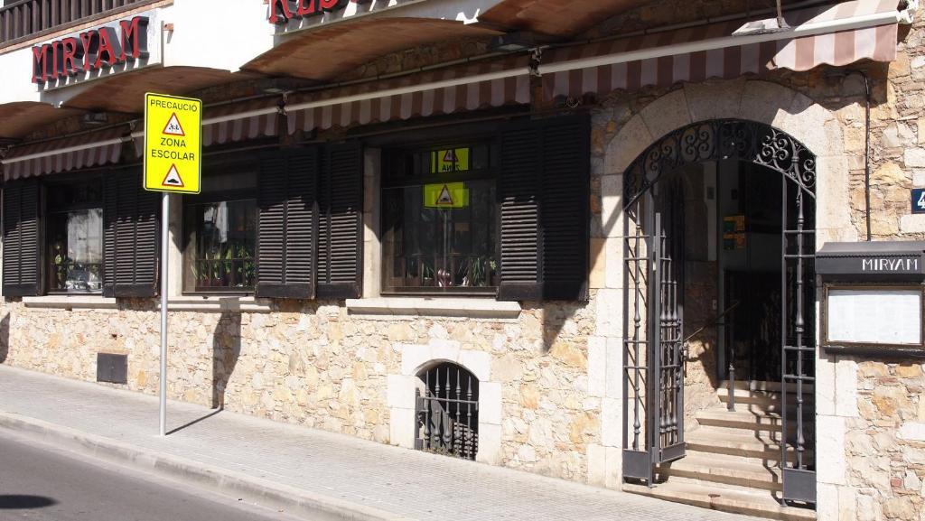 Hostal Miryam L' Escala Εξωτερικό φωτογραφία