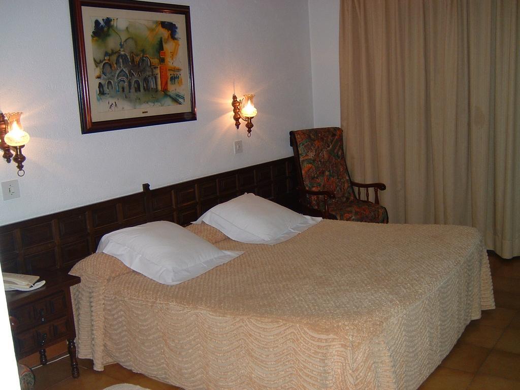 Hostal Miryam L' Escala Εξωτερικό φωτογραφία
